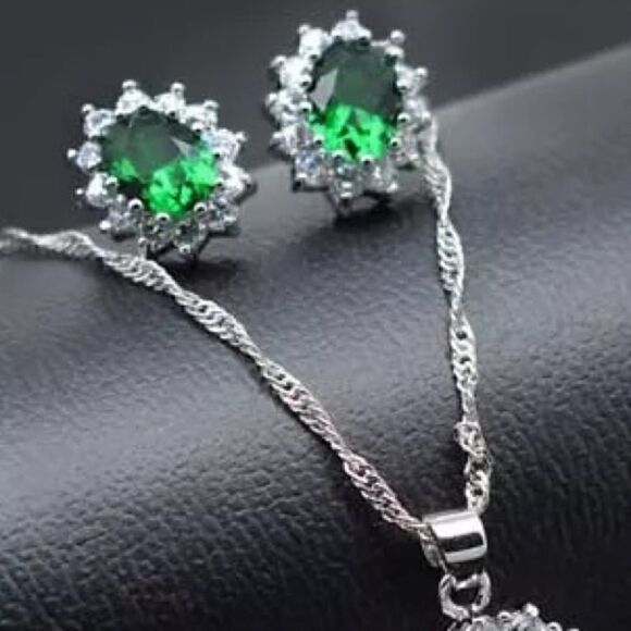 🟢Emerald Green Gemstones Sterling Silver Plated Crystal Rhinestones Jewelry Set - Picture 4 of 5